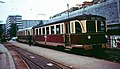 Triebwagen mit Beiwagen im Salzburger Lokalbahnhof