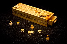 Senet game pieces (Tutankhamun).jpg