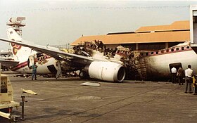 L'épave du Boeing 737-400 après l'accident.