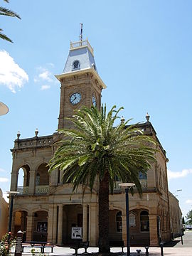 Warwick Queensland Town Hall (2104482620).jpg