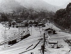 Bau des Bahnhofs Hakone-Yumoto