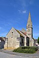 L'église à l'est.