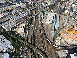 Portale der East River Tunnels in Richtung Manhattan