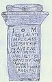 Kastell Acs Vaspuszta: Skizze des Altars zu Ehren Jupiters und der severischen Kaiserfamilie, 202 n. Chr.]]