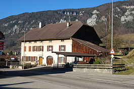 Crémines village