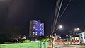 Vista noturna da esquina da rua Joaquim da Silva Martha com a avenida Nações Unidas.