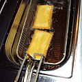 Deep-frying kaassoufflés