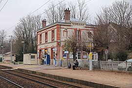 Vue du bâtiment voyageurs de la gare.