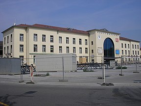 Empfangsgebäude während der Renovierung