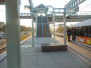 Hawthorne Metro Green Line Station 1.JPG