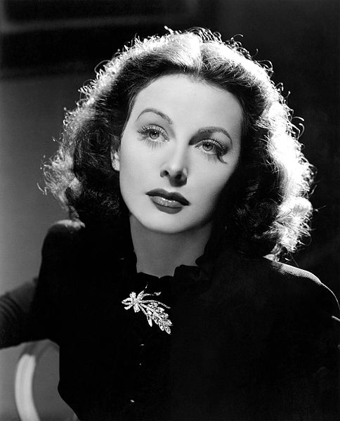 파일:Hedy Lamarr in The Heavenly Body 1944.jpg