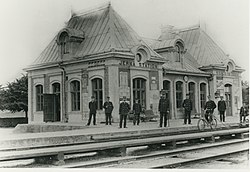 Het stationsgebouw uit 1883.