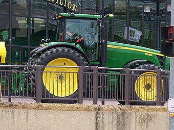 John Deere 8330