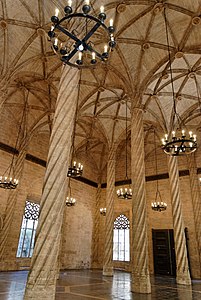 Salón columnario de la Lonja de la Seda (Valencia).