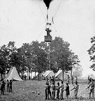 Lowe observeert de Slag bij Seven Pines vanuit een ballon