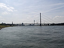 Oberkasseler Brücke (вид из Гольцхайма)