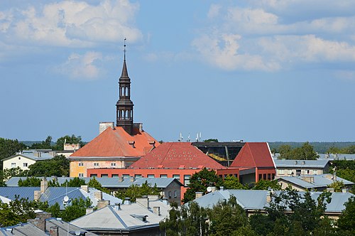 Vaade Narva raekojale Narve linnusest