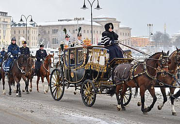 Coaches are nowadays also used on ceremonial occasions. Here, a coach is used to convey President Guðni Th. Jóhannesson of Iceland during a state visit to Sweden.