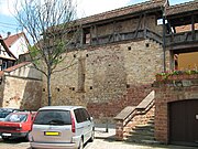 Rempart avec chemin de ronde, rue de la Poste