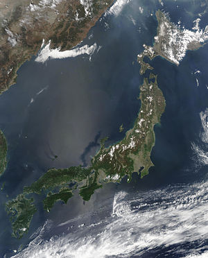 Satellite image of Japan in May 2003. :The isl...