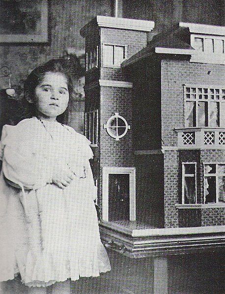Winifred Warne and the dollhouse built by her uncle Norman Warne