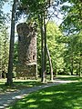 Sachgesamtheit Stadtpark mit folgenden Einzeldenkmalen: Ausflugslokal, Nachbildung eines mittelalterlichen Turms, Denkmal für die Gefallenen des 1. Weltkrieges und Gedenkstätte für die Opfer des Faschismus mit Albert-Kuntz-Denkmal und Grotte