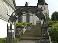 Zeitbrunnen an der Kirche St. Burchardus