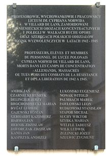 Plaque à l'École polonaise de Paris en mémoire des morts du lycée polonais Cyprian Norwid de Villard-de-Lans survenus pendant la Seconde Guerre mondiale.