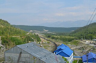 View from above the eastern portal of the Severomuysky tunnel, looking east