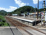 木次線「三井野原站」的車站大樓和路軌（2020年8月）
