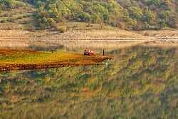 Язовирът край град Ахелой