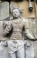 Avalokiteshvara on the wall of Plaosan temple (Indonesia), Javanese Sailendran art, 9th century. Avalokitesvara Plaosan.jpg