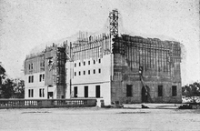 Construction of Norman Bridge Laboratory of Physics in 1921 Bridge Laboratory 1921.png