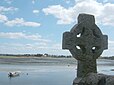 Croix celtique en granit à Saint-Cado dans la Ria d'Étel (Morbihan).
