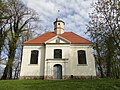 KW 5: Die Evangelische Kirche Fincken ist ein denkmalgeschütztes Kirchengebäude in Fincken im Landkreis Mecklenburgische Seenplatte. Der verputzte Backsteinbau wurde um 1744 auf dem Gelände eines einst bedeutenden Gutshofes, der seit 1759 der Familie von Blücher gehörte, errichtet. Der Chor aus Feldstein stammt aus einem Vorgängerbau wohl zwischen 1290 und 1310. Das Gebäude ist seit 1990 an die Gemeinde verpachtet, in deren Auftrag mittlerweile Decke, Dach und Fußboden saniert wurden. Weiterlesen