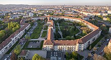 The George-Washington-Hof is protected public housing in Vienna George Washingthon Hof von oben.jpg