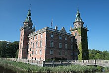 Marsvinsholm Castle close.jpg