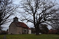 Linde und Eiche nördlich der Kirche Bruchmachtersen