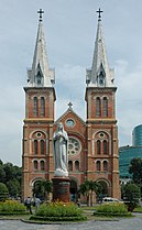 Statue de Notre-Dame de Saïgon.