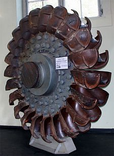 http://tecnologialidia.wordpress.com/2012/11/11/3-tipus-de-turbines/