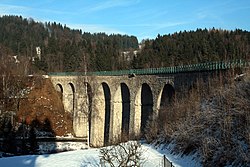 Železniční viadukt ve Smržovce v zimě 2013/2014