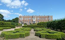 The mansion and garden at Temple Newsam Temple Newsam.jpg