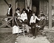 Улисс Грант и семья в Лонг-Бранч, штат Нью-Джерси, авторство братьев Пах, штат Нью-Йорк, 1870.jpg