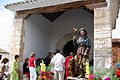 Vista del pórtico de la ermita de san Roque, Torrebaja (Valencia), con detalle de la imagen de san Roque, año 2006.