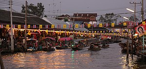 Schwimmender Markt von Amphawa am Abend