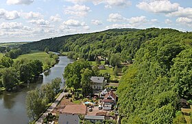 Blick vom Schloss Rochlitz auf die Zwickauer Mulde und den Rochlitzer Berg (01-2).jpg