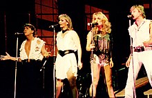 Bucks Fizz вживую на сцене, 1984