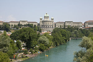 Governmental and administrative offices are located in the east and west wings of the Federal Palace of Switzerland, to either side of the central Parliament Building. Bundeshaus 1128.jpg