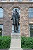 Памятник Джону Сэндфилду Макдональду - Торонто, Канада - DSC00304.jpg