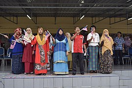 Nyanyian Lagu Jalur Gemilang oleh seluruh warga SMK Padang Temu